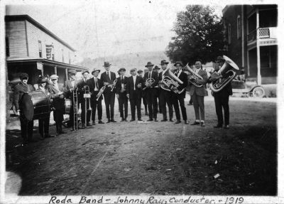 Roda Band on Main Street